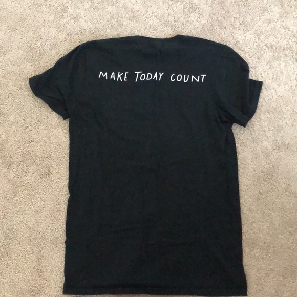 Urban Outfitters tee size S - Picture 3 of 5